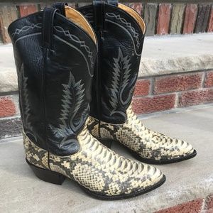 Tony Lama Snakeskin Boots. Size 10D.